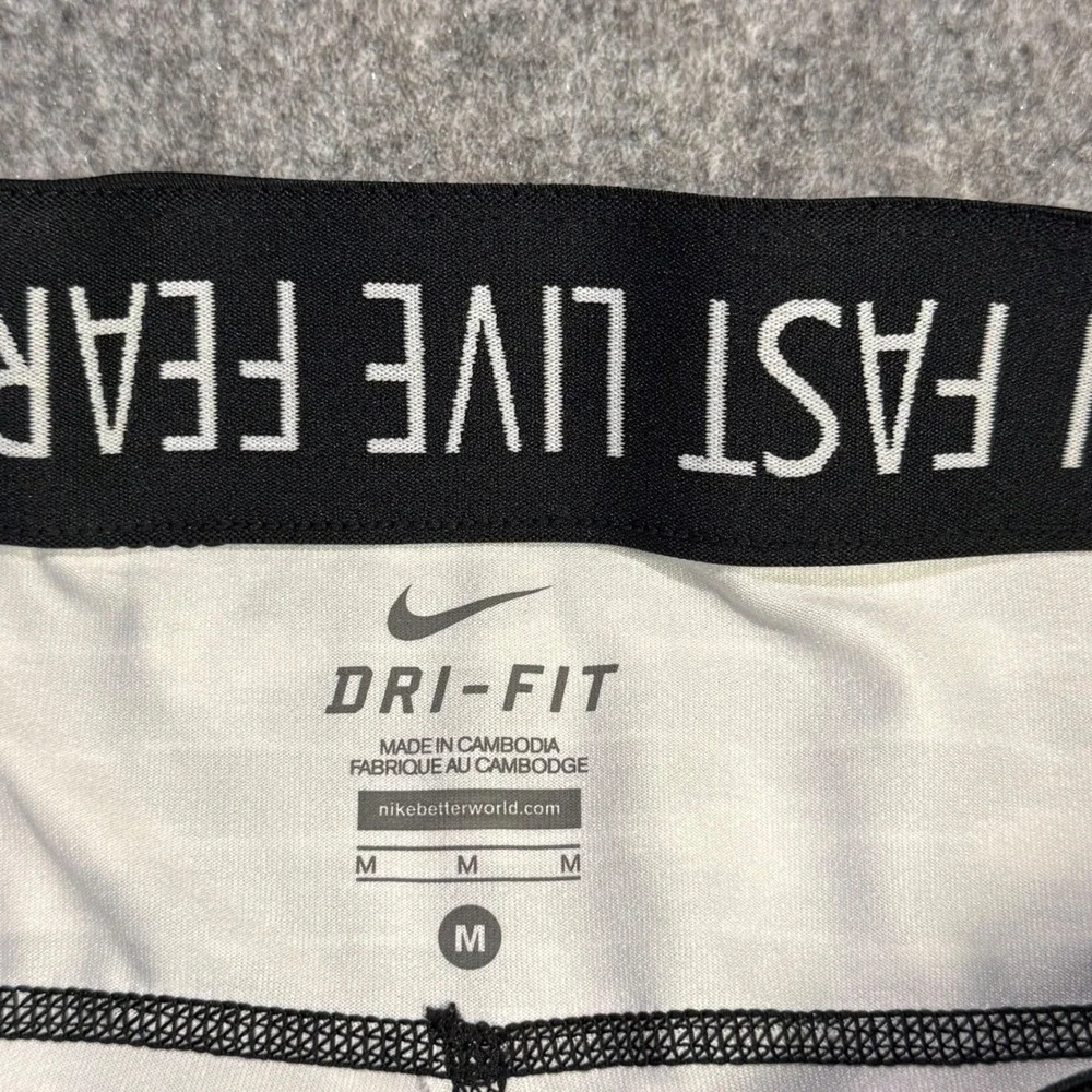 Nike Dri-FIT Epic Run Crop Leggings Black White Pattern 645610-011 Womens Medium